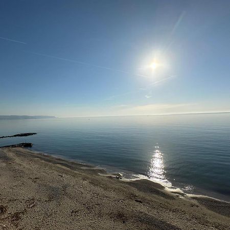 "Maison Mare" Fronte Spiaggia Чериале Екстериор снимка